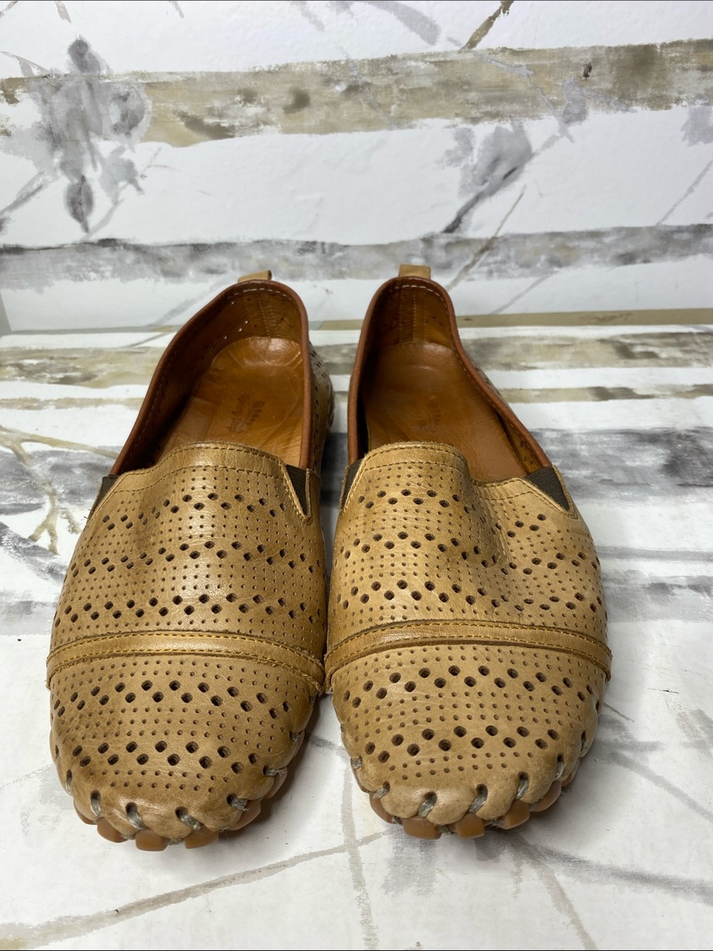 Spring Step Leather Perforated Flats - Picture 3 of 6